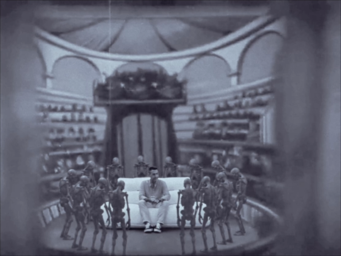 Fotogramma dell’opera video 24